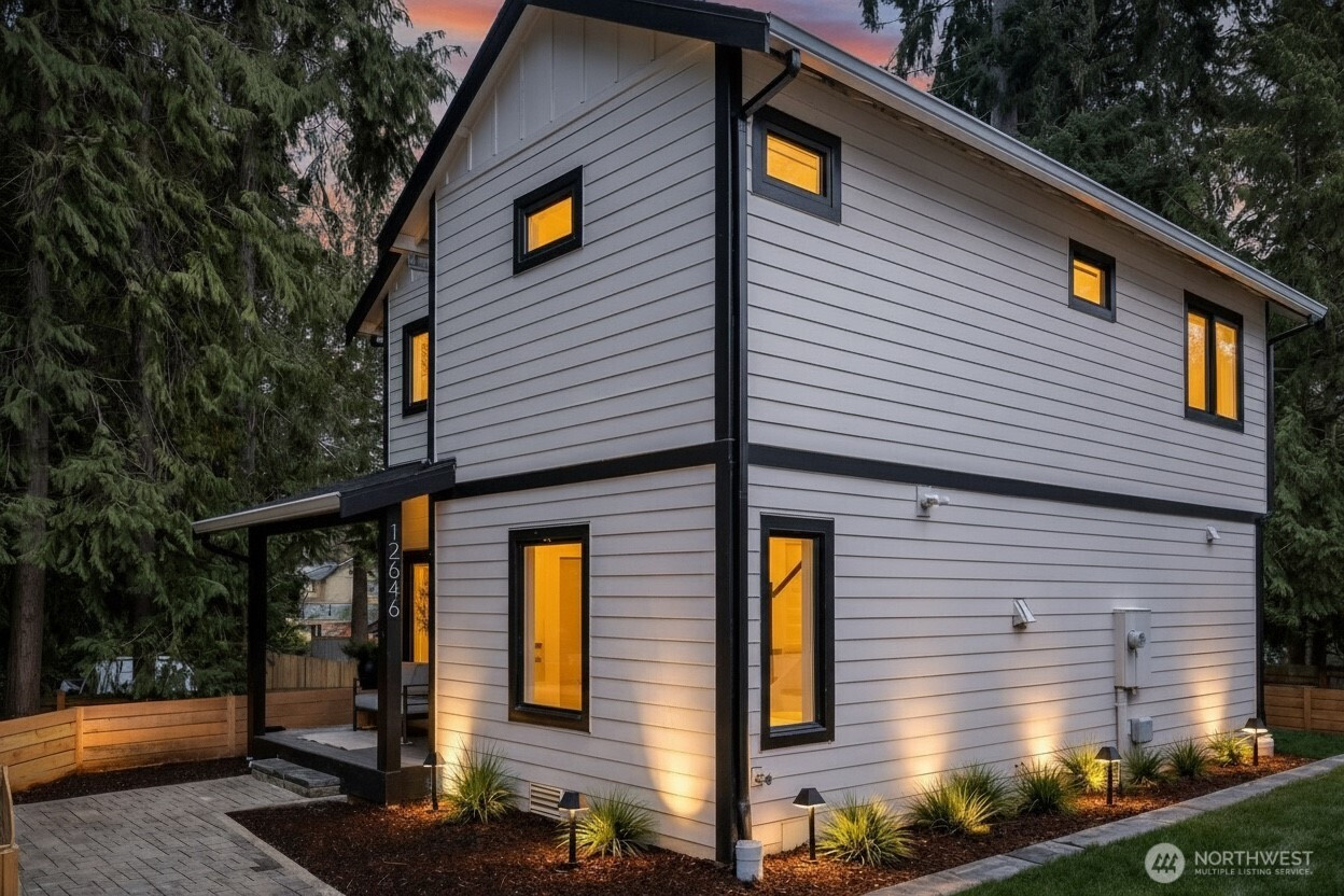 12646 NE 80th Street, Kirkland, WA 98033