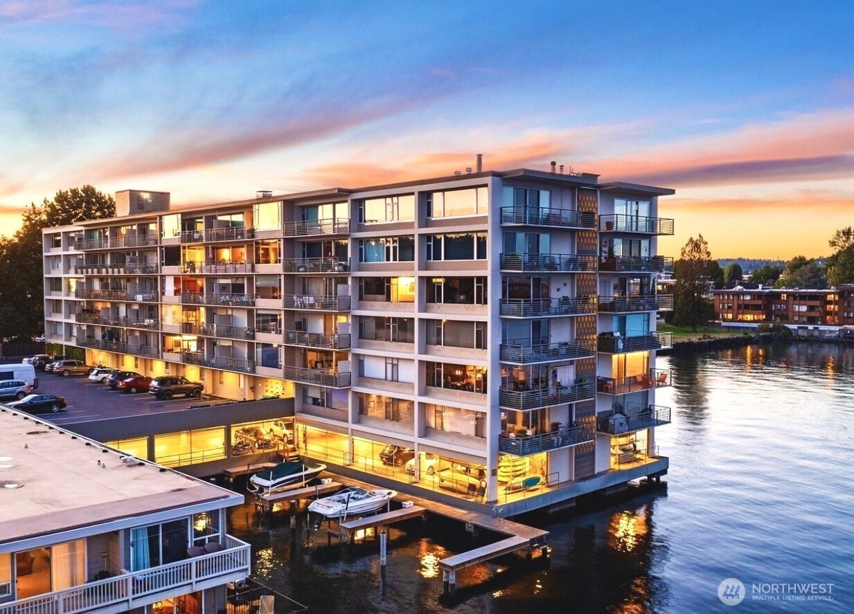 2040 43rd Avenue E, Seattle, WA 98122