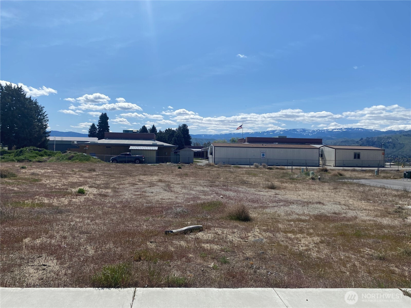 182 Harold Street NE, East Wenatchee, WA 98802