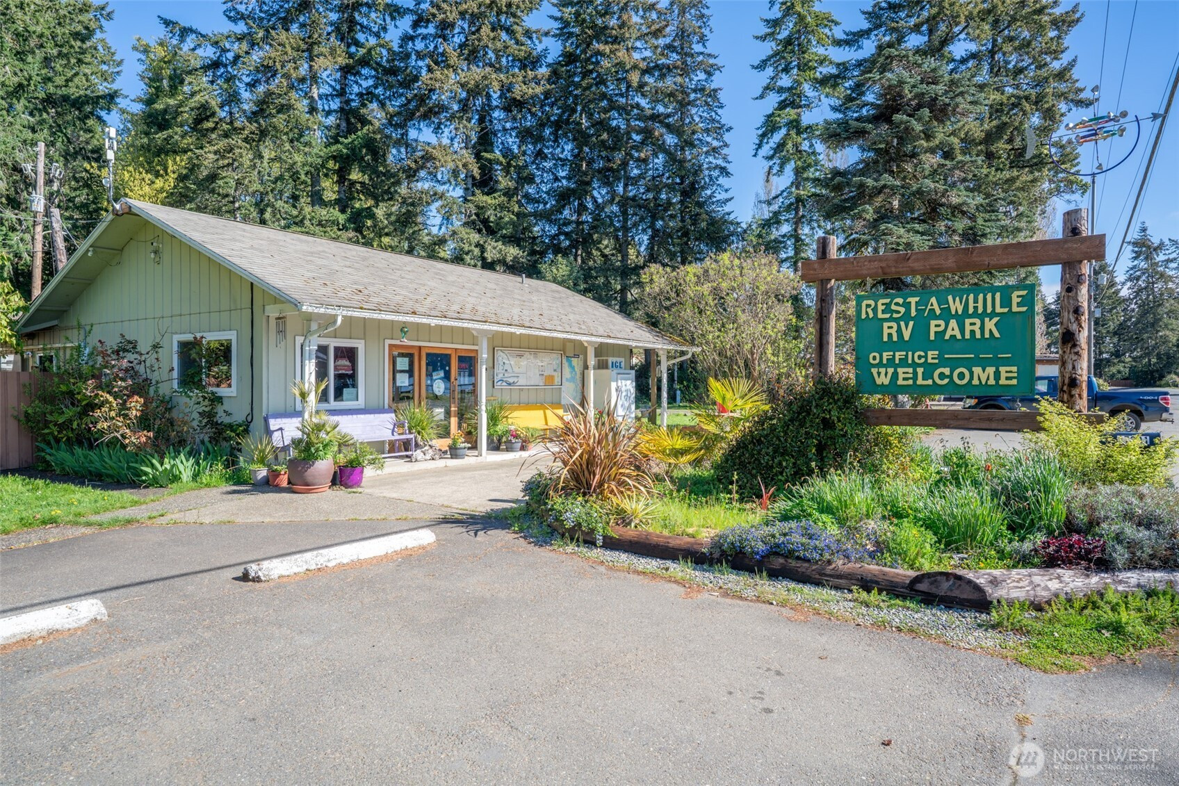 27001 N US Highway 101, Hoodsport, WA 98548
