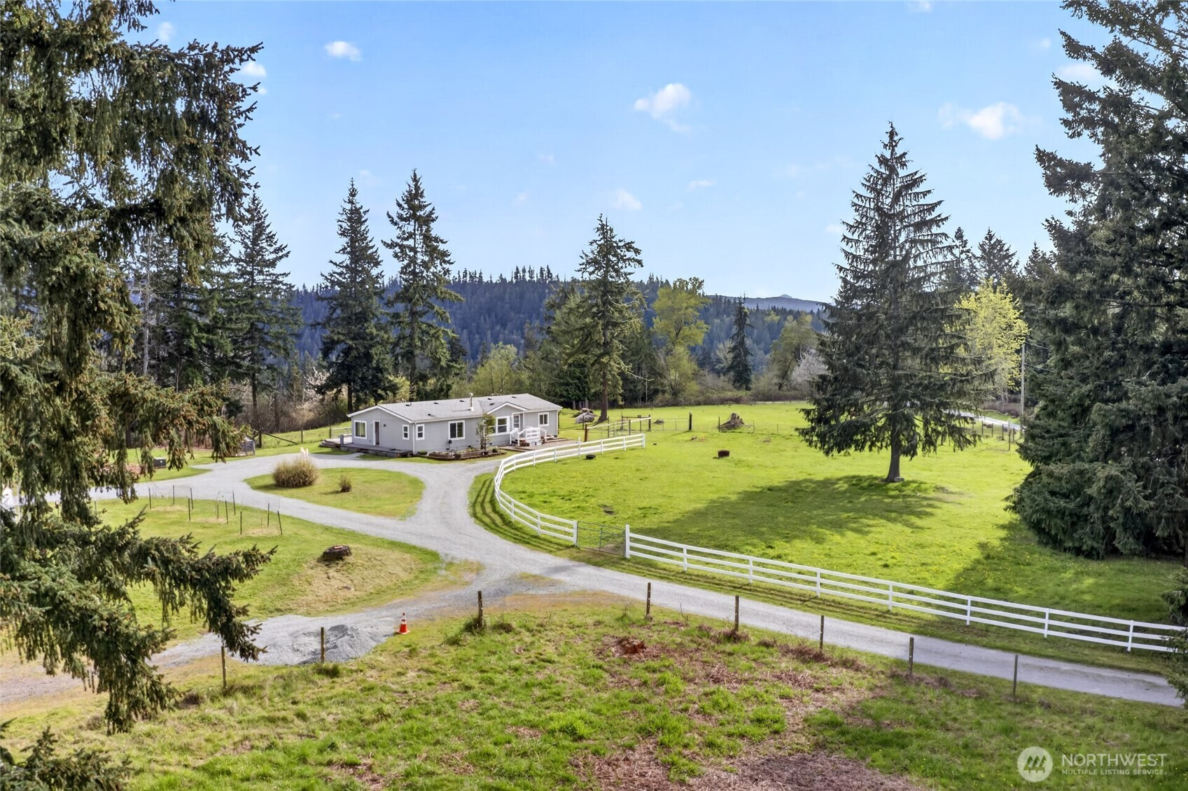 41419 94th Avenue E, Eatonville, WA 98328