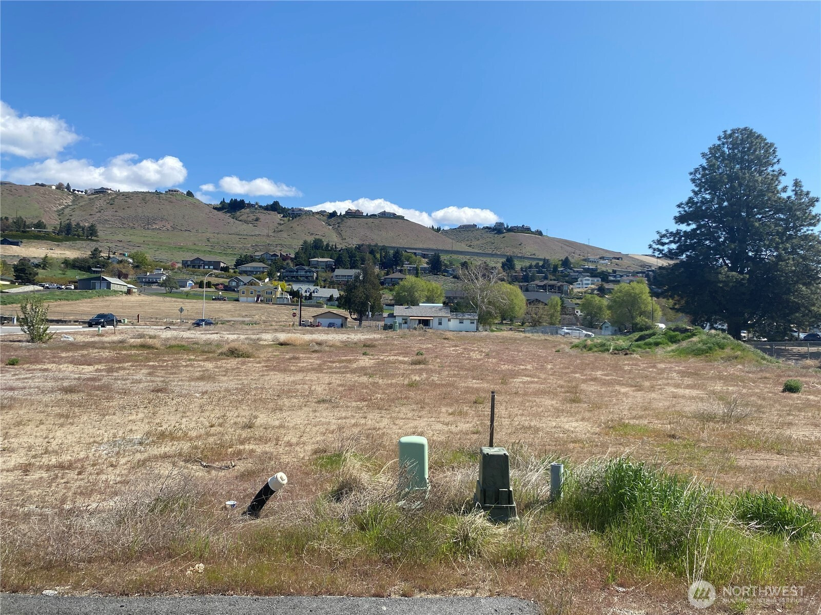 154 Harold Street NE, East Wenatchee, WA 98802
