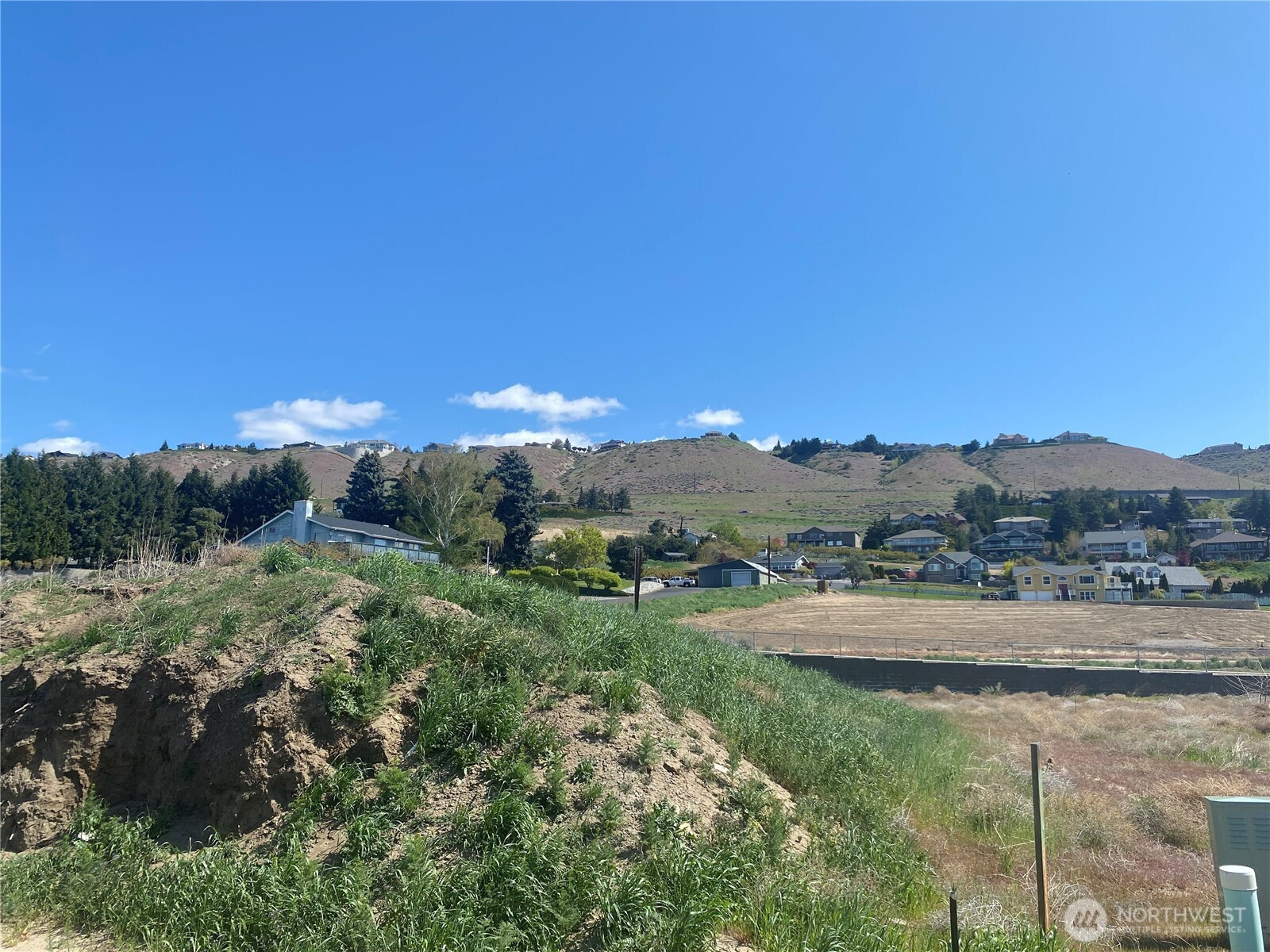 169 Harold Street NE, East Wenatchee, WA 98802