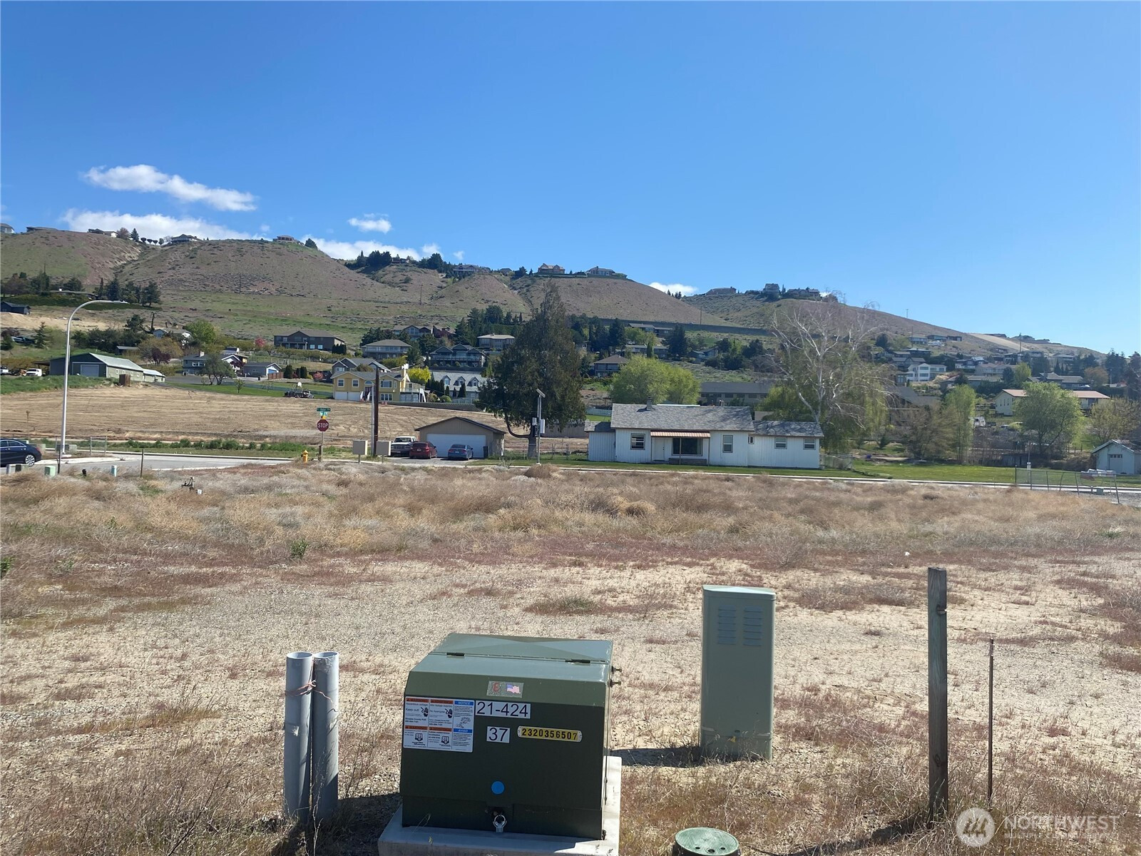 183 Harold Street NE, East Wenatchee, WA 98802