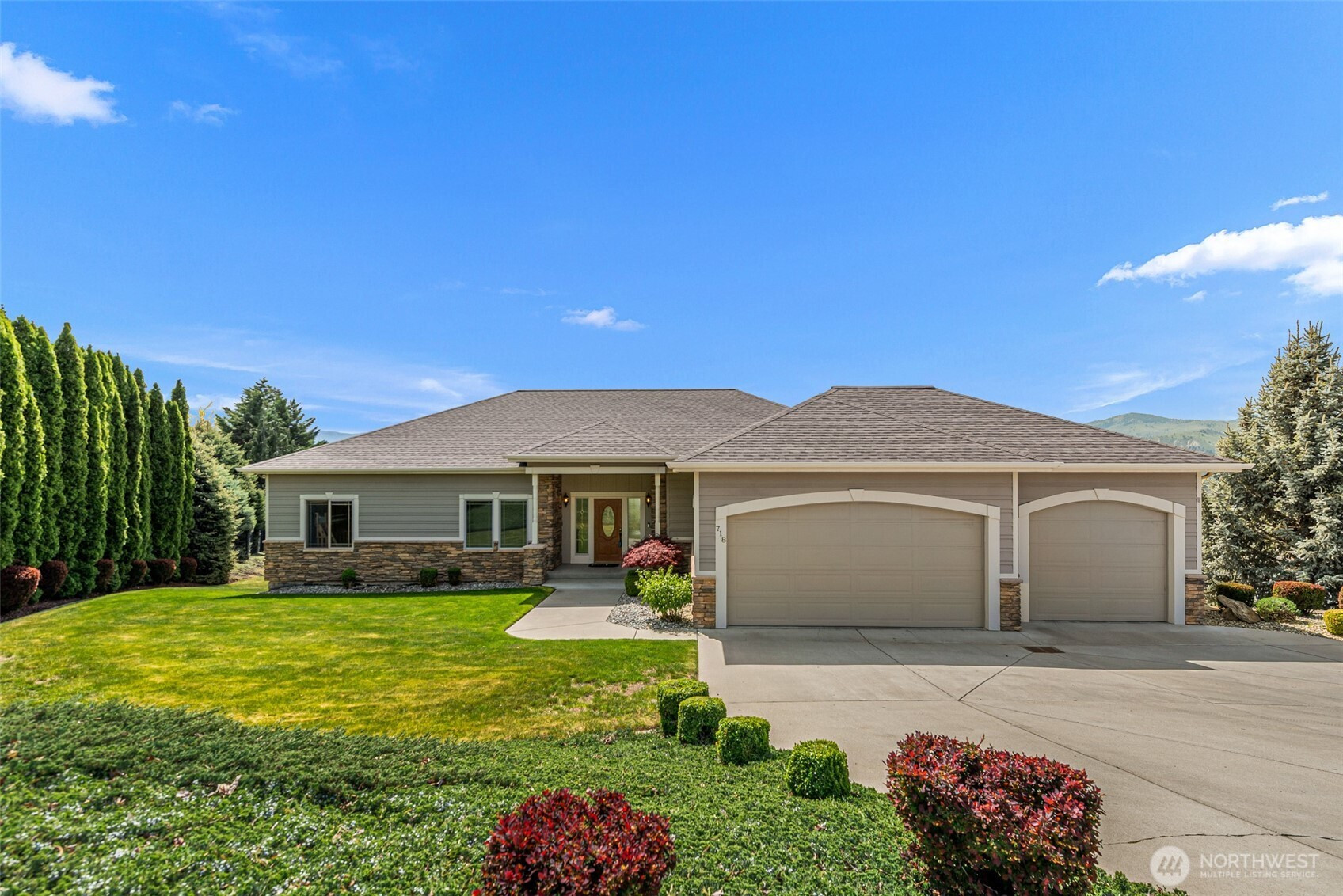 718 Briarwood Drive, East Wenatchee, WA 98802