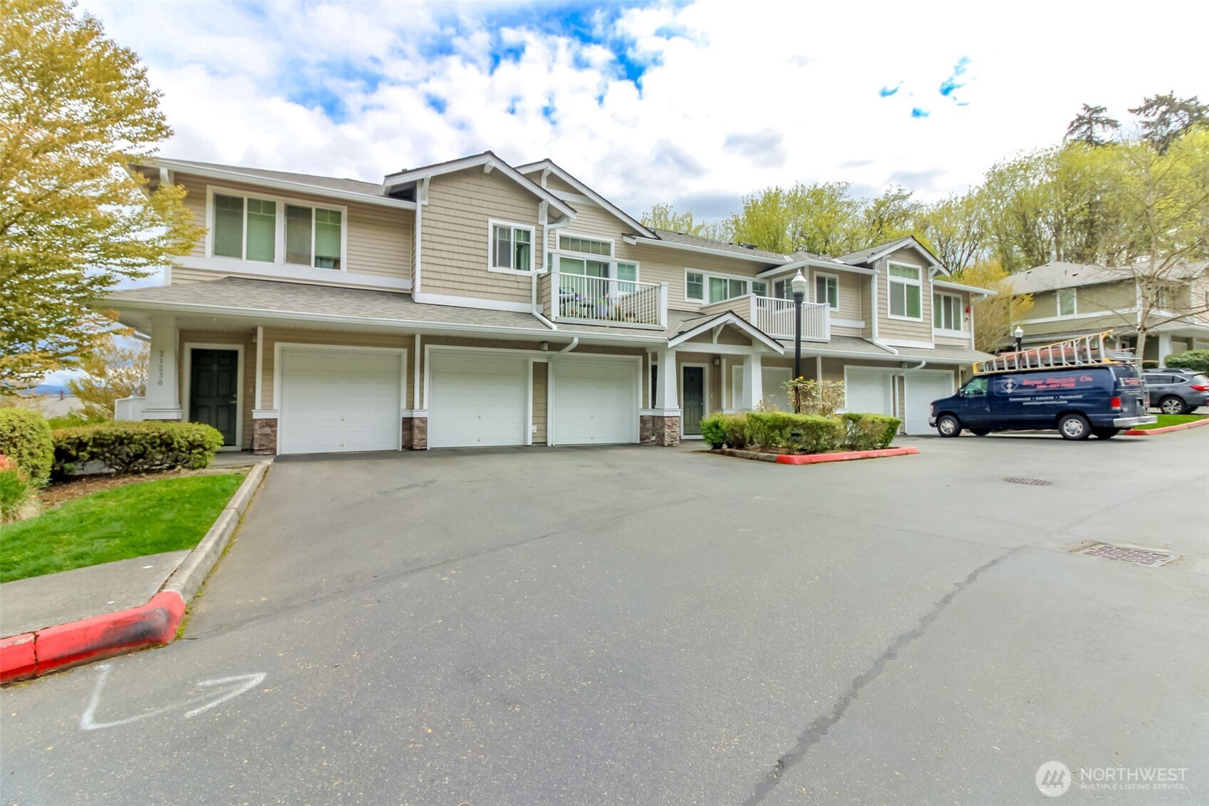 21230 40th Way S, SeaTac, WA 98198