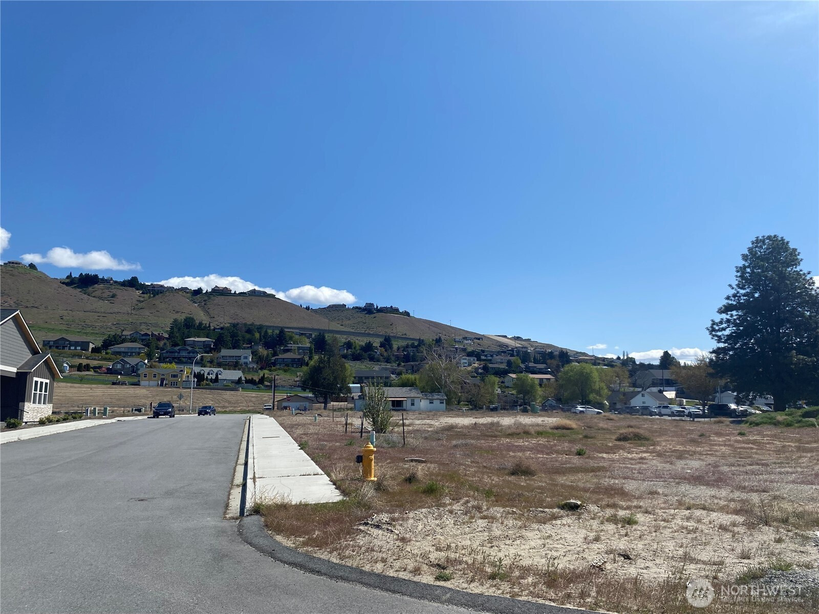 134 Harold Street NE, East Wenatchee, WA 98802