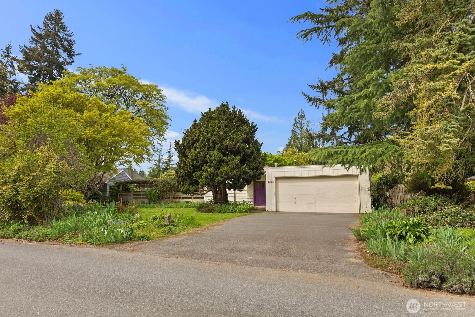 10434 NE 17th Street, Bellevue, WA 98004