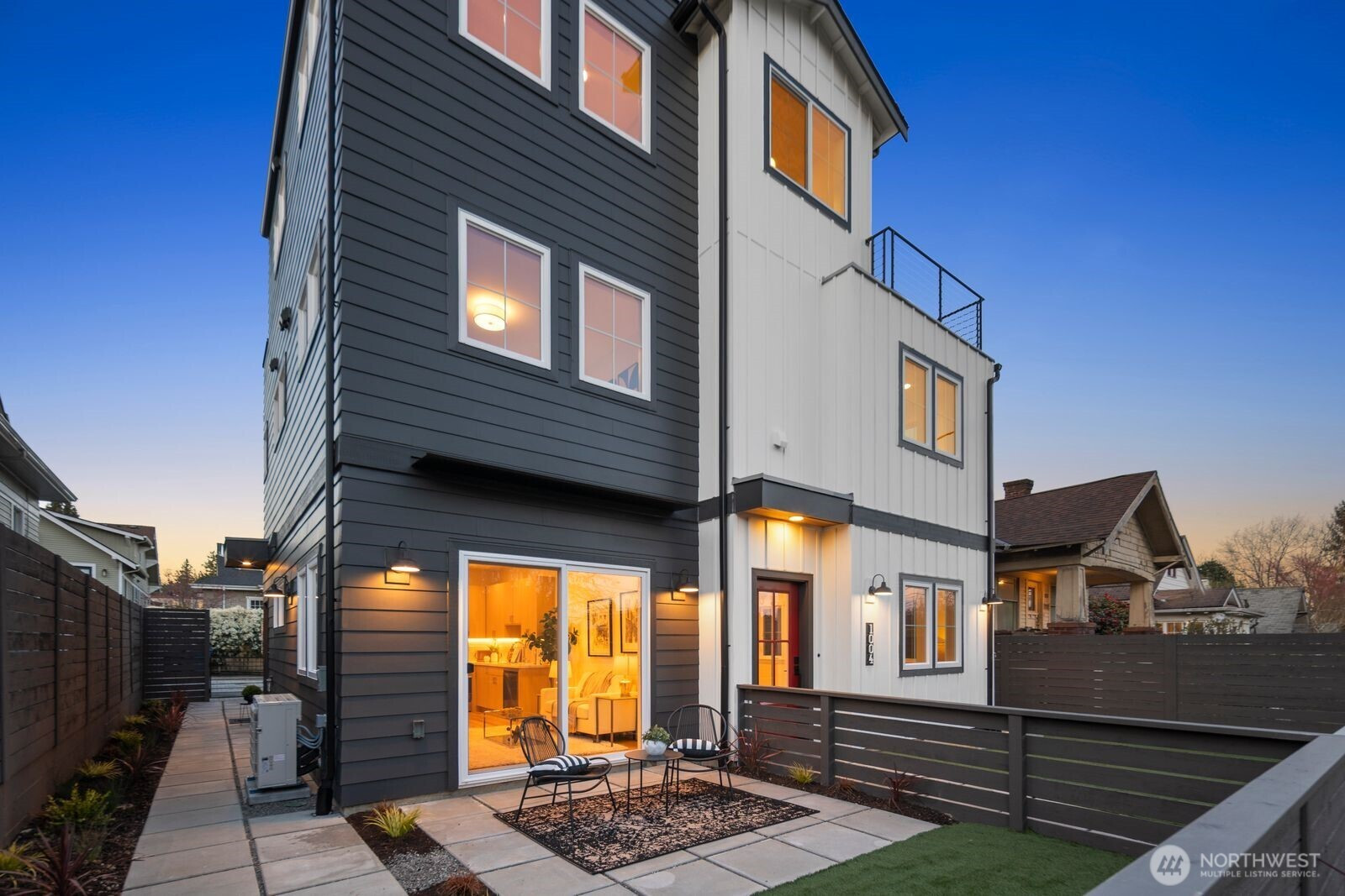 1004 48th Street, Seattle, WA 98103