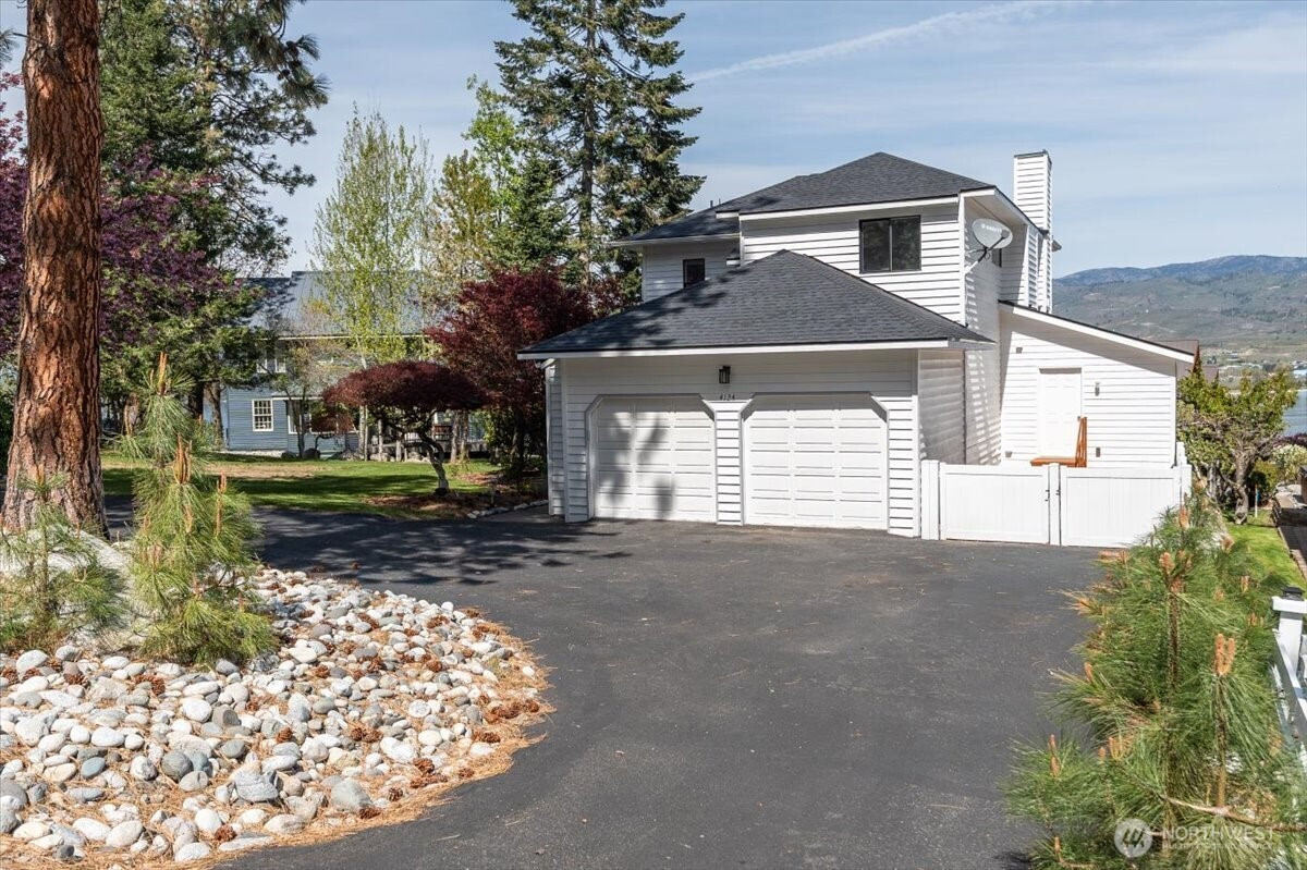 4124 Lakeview Place, Chelan, WA 98816