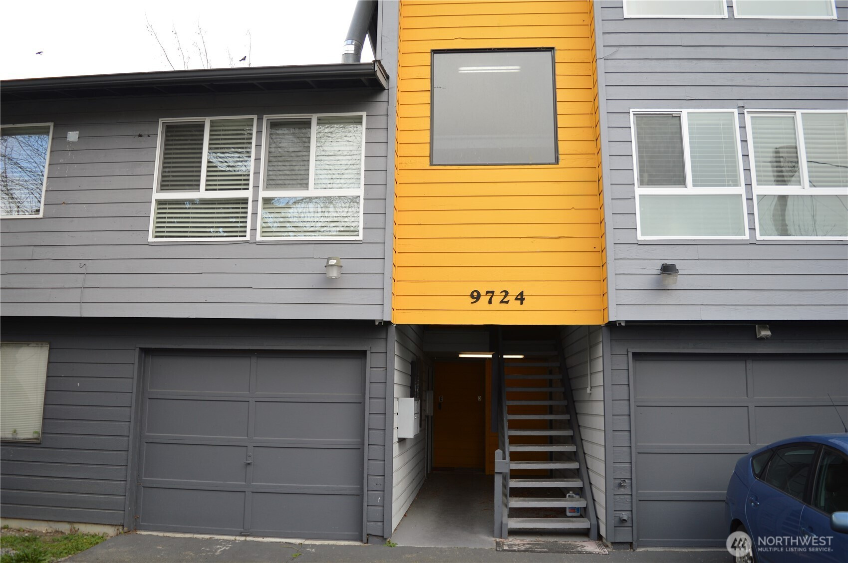 9724 6th Avenue NW, Seattle, WA 98117