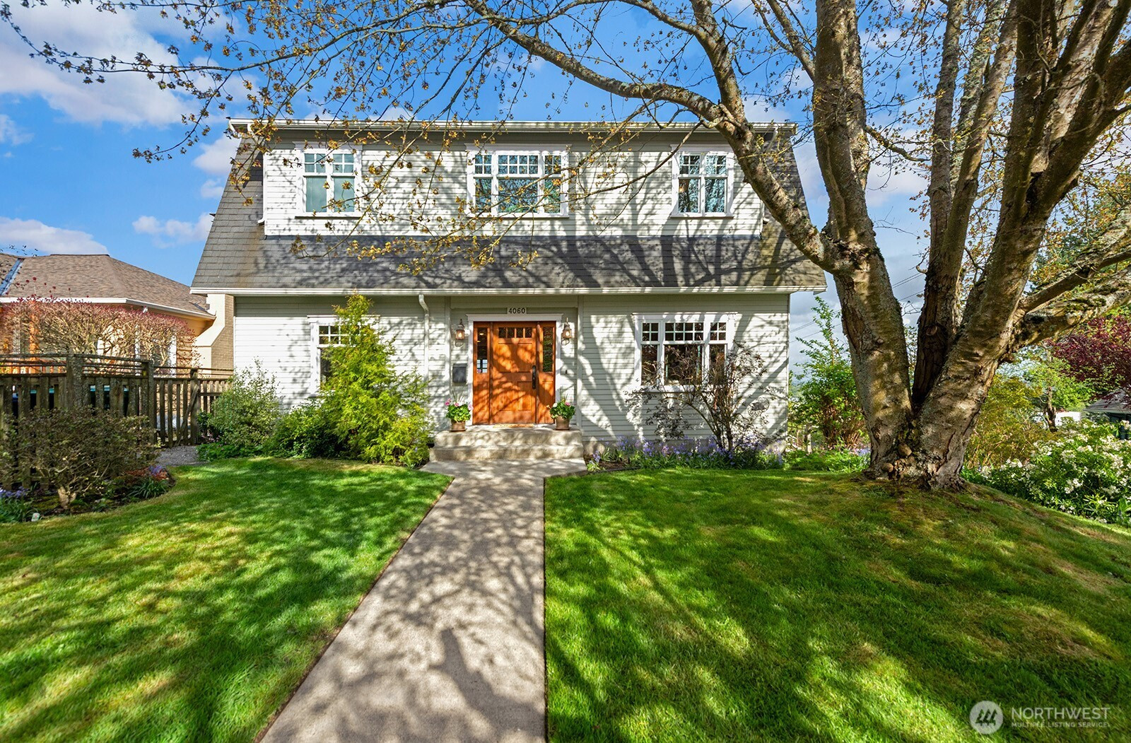 4060 39th Avenue SW, Seattle, WA 98116