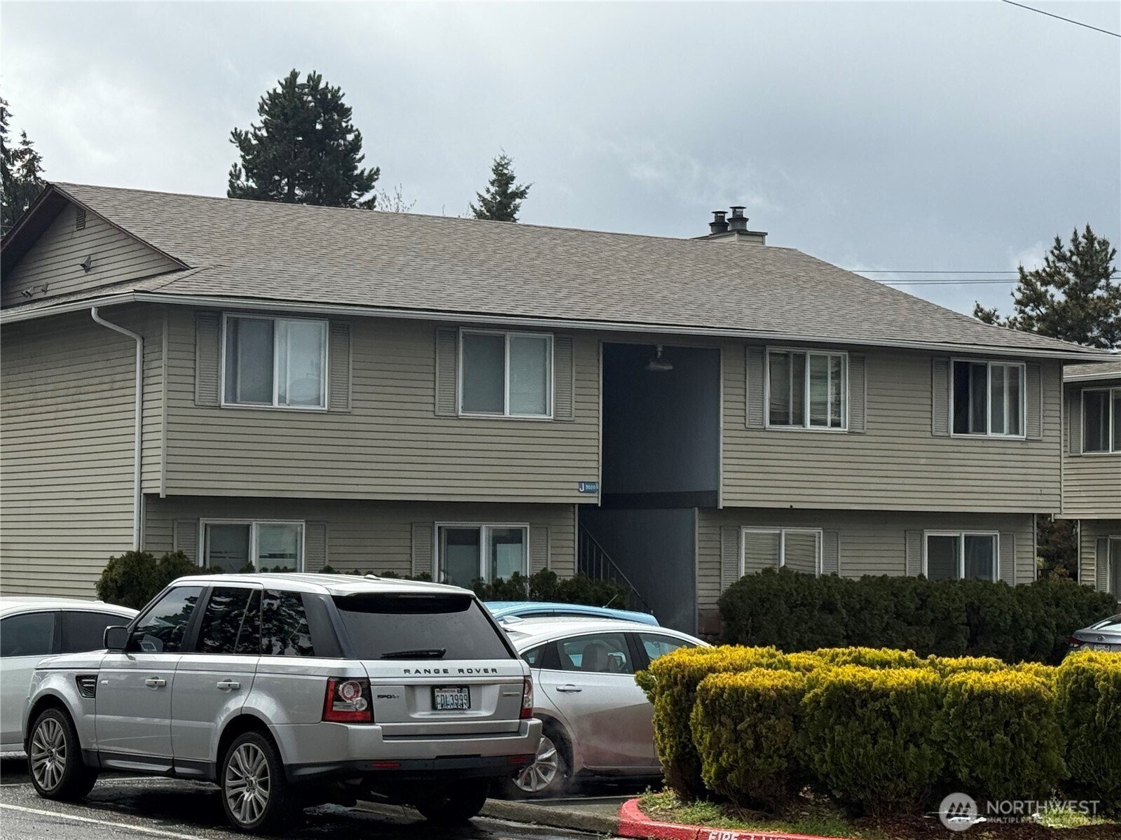 3020 S 216th Street, SeaTac, WA 98198