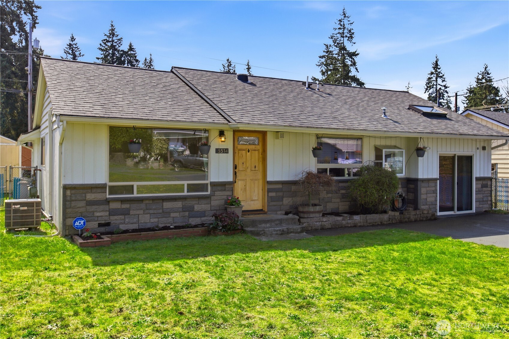 5514 Firwood Drive, Lynnwood, WA 98036