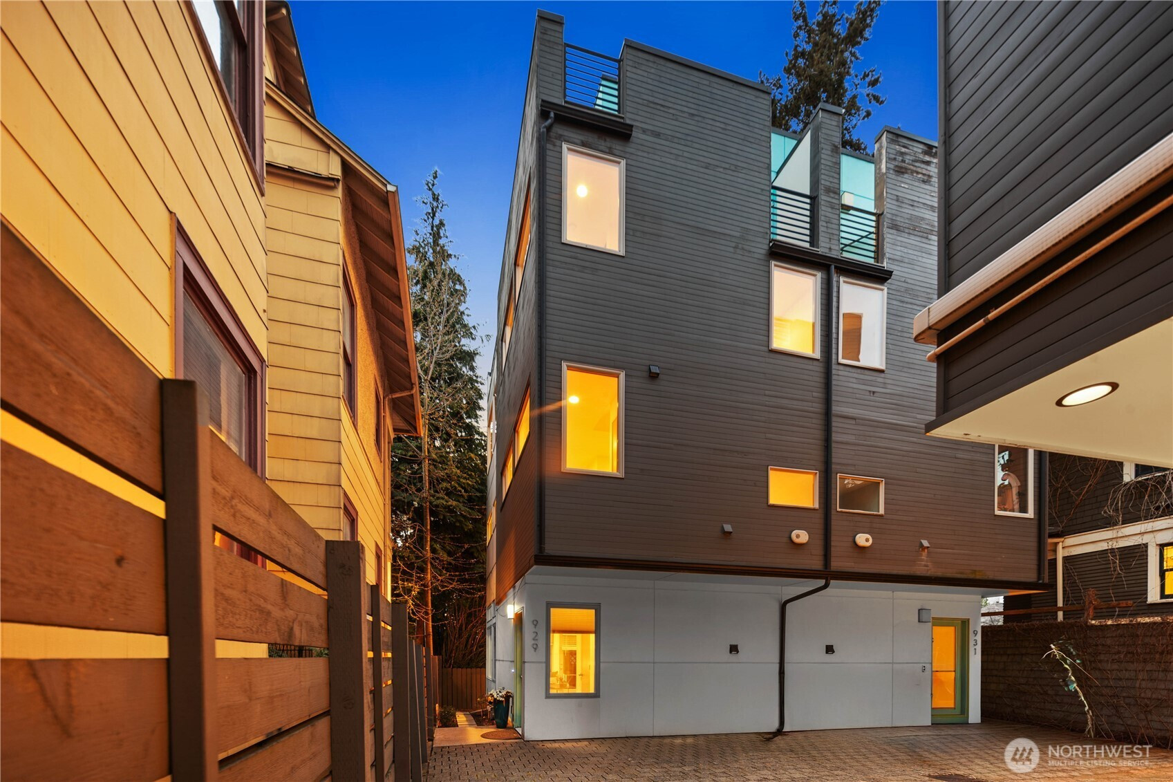 929 14th Avenue, Seattle, WA 98122