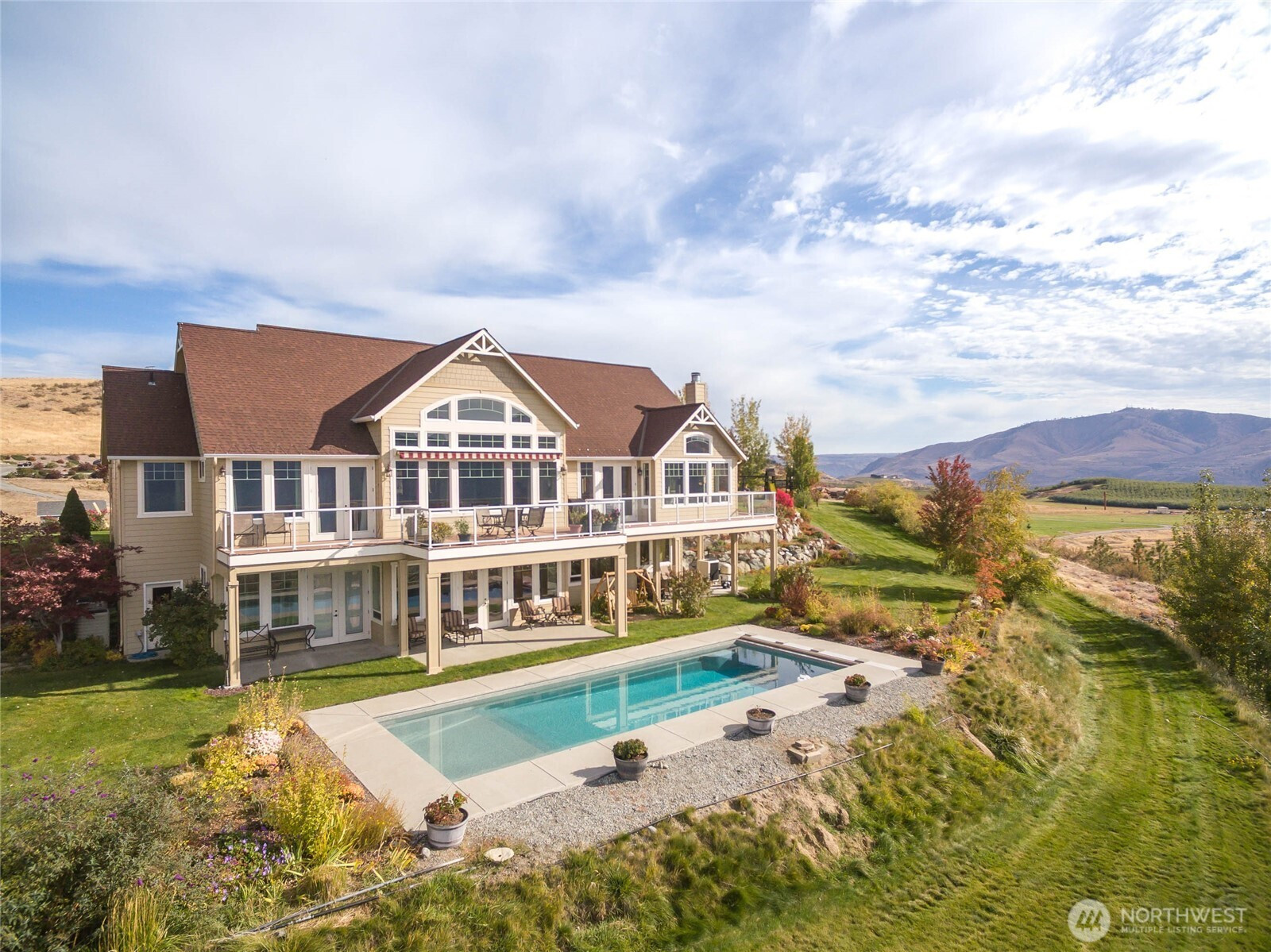 357 Lakayuse Road, Manson, WA 98831