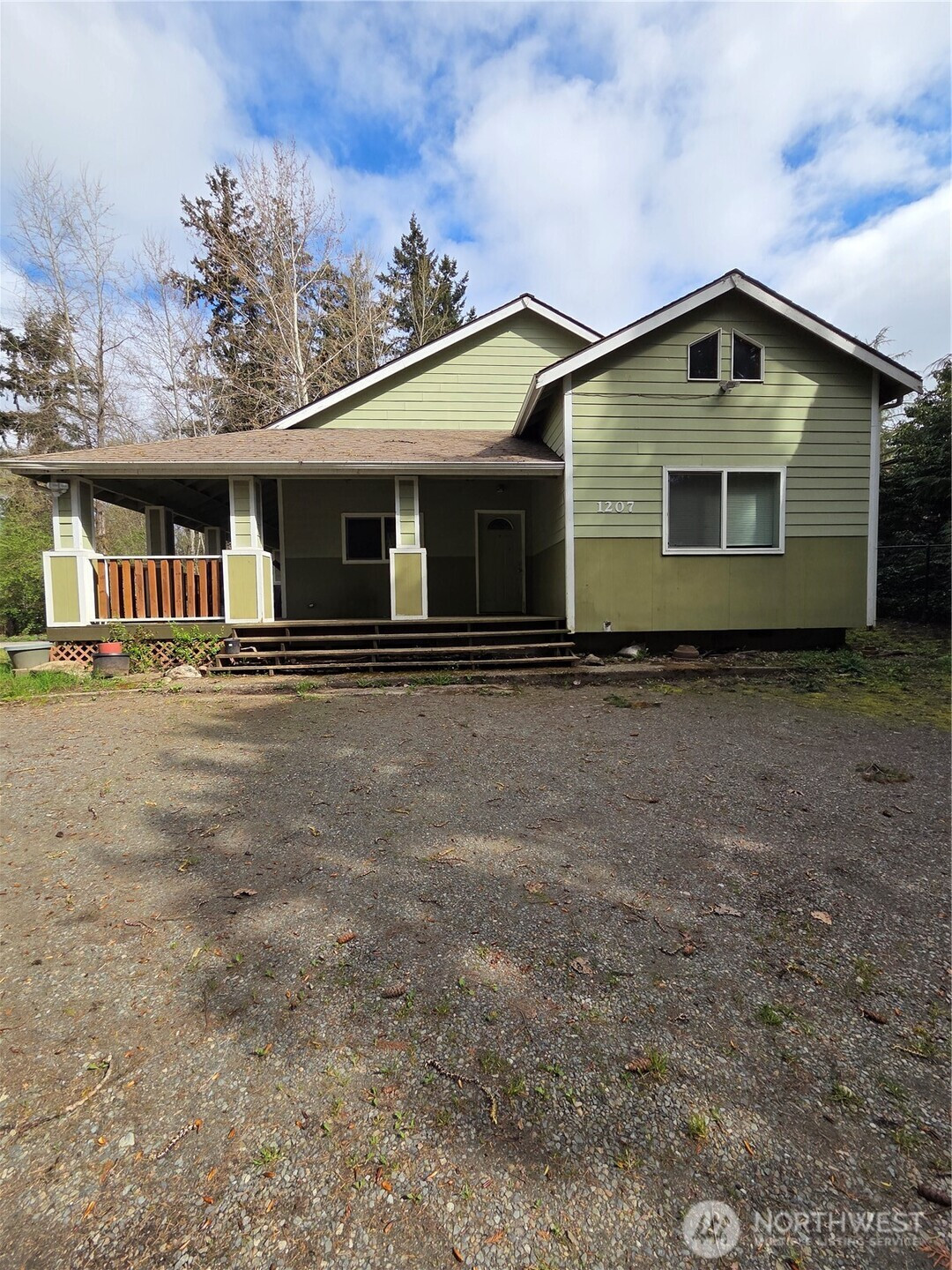 1207 E 121st St, Tacoma, WA 98445