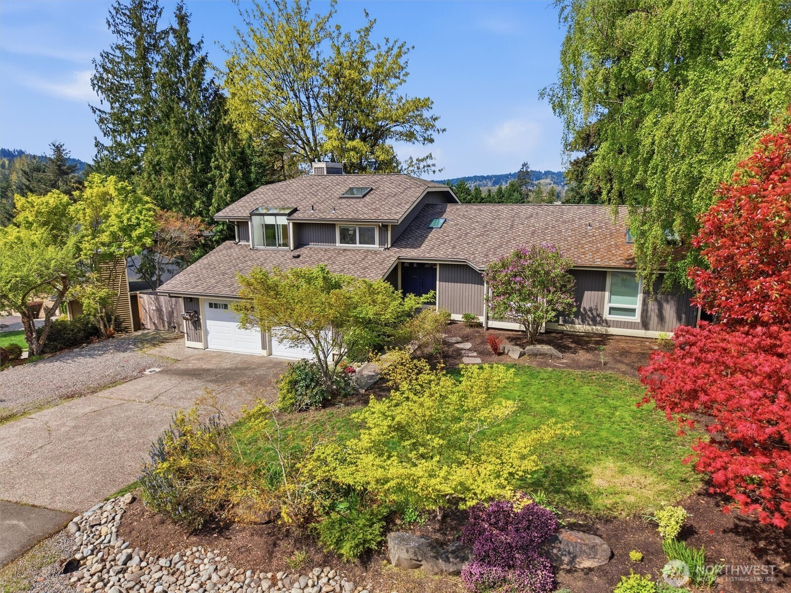1040 NW Honeywood Place, Issaquah, WA 98027