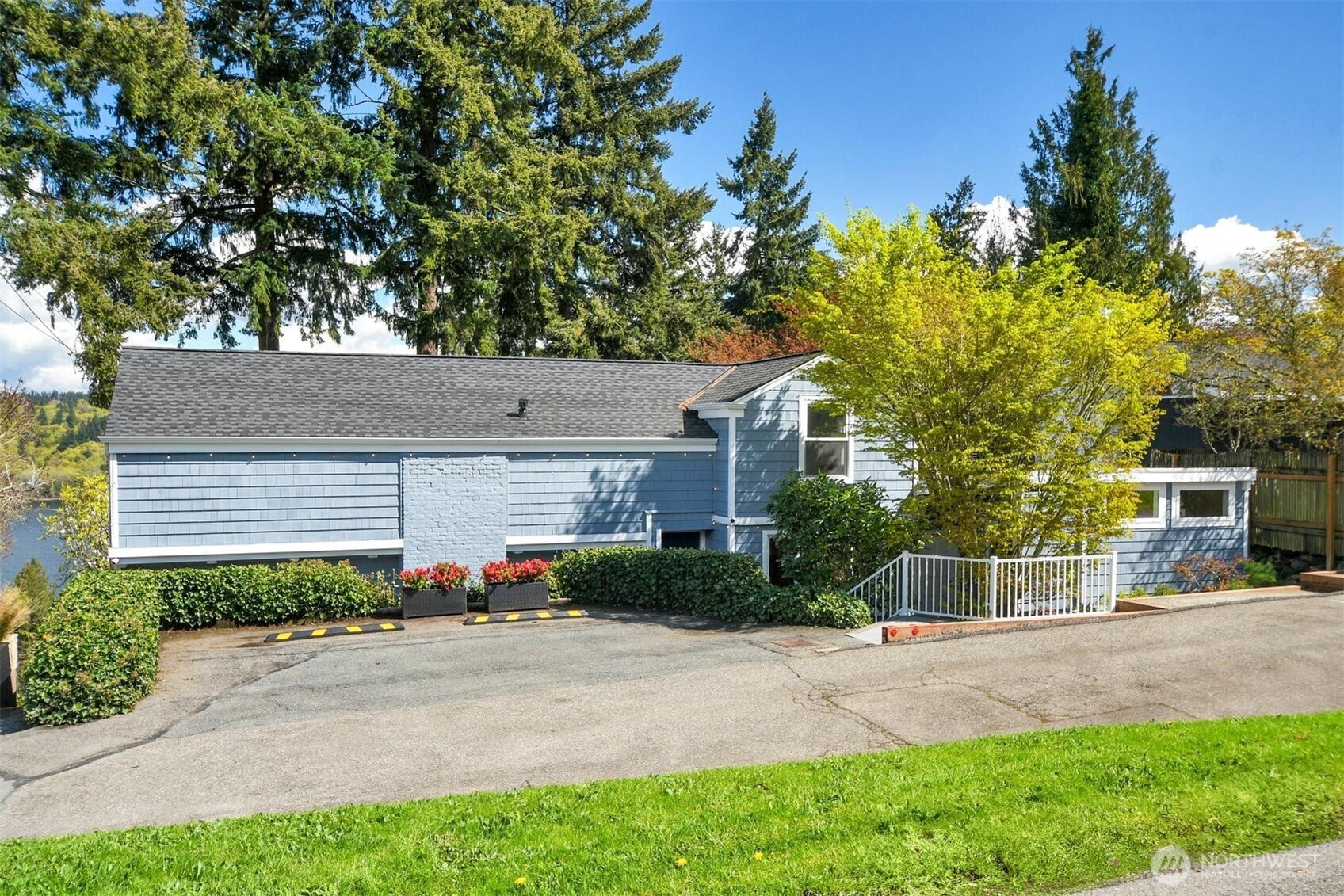 13522 40th Avenue NE, Seattle, WA 98125