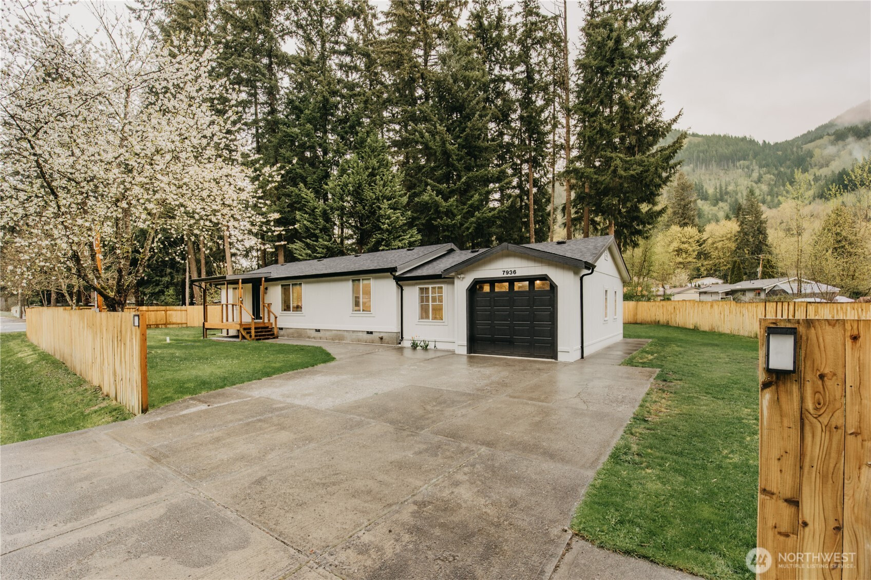 7936 Chisholm Trail, Maple Falls, WA 98266