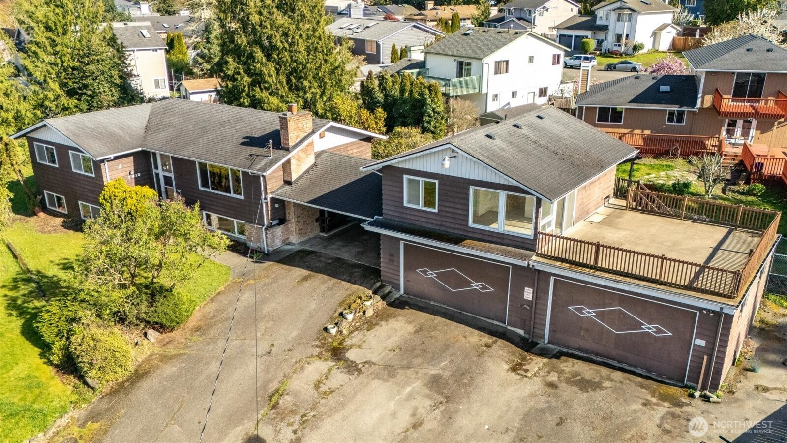 1215 S 234th Place, Des Moines, WA 98198