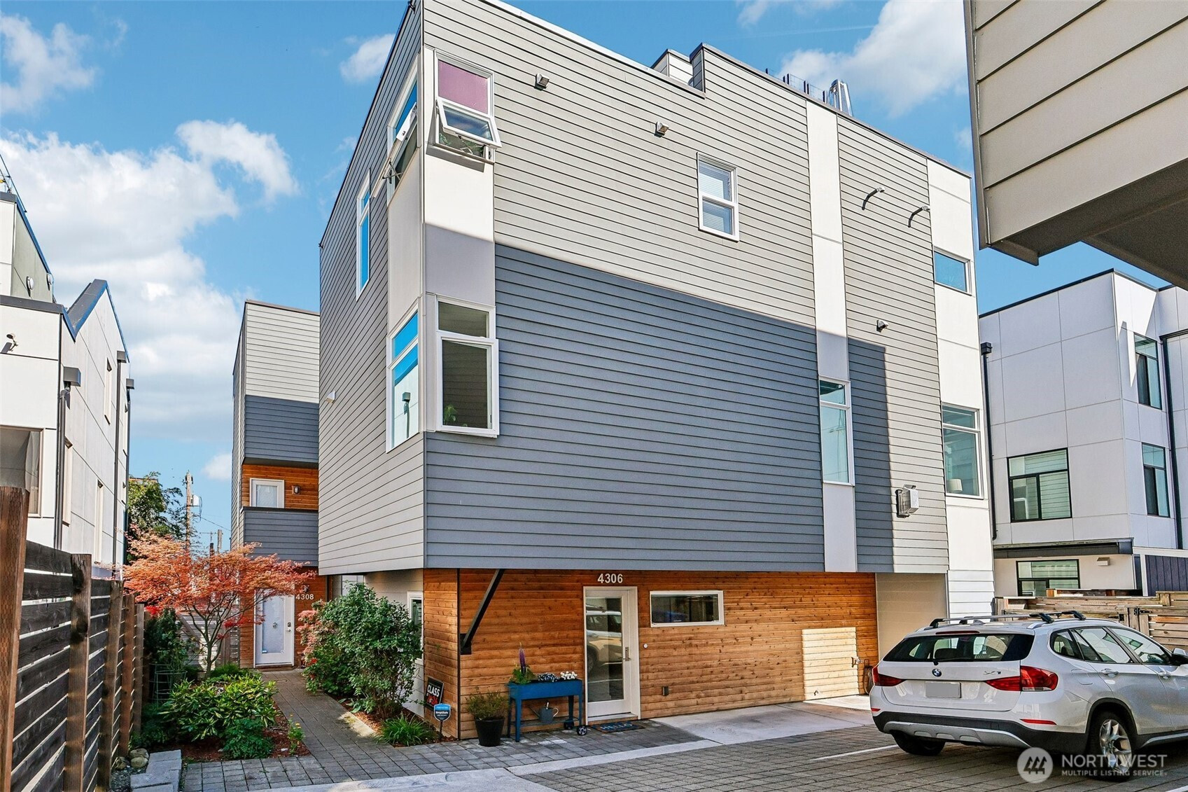 4306 Evanston Avenue N, Seattle, WA 98103