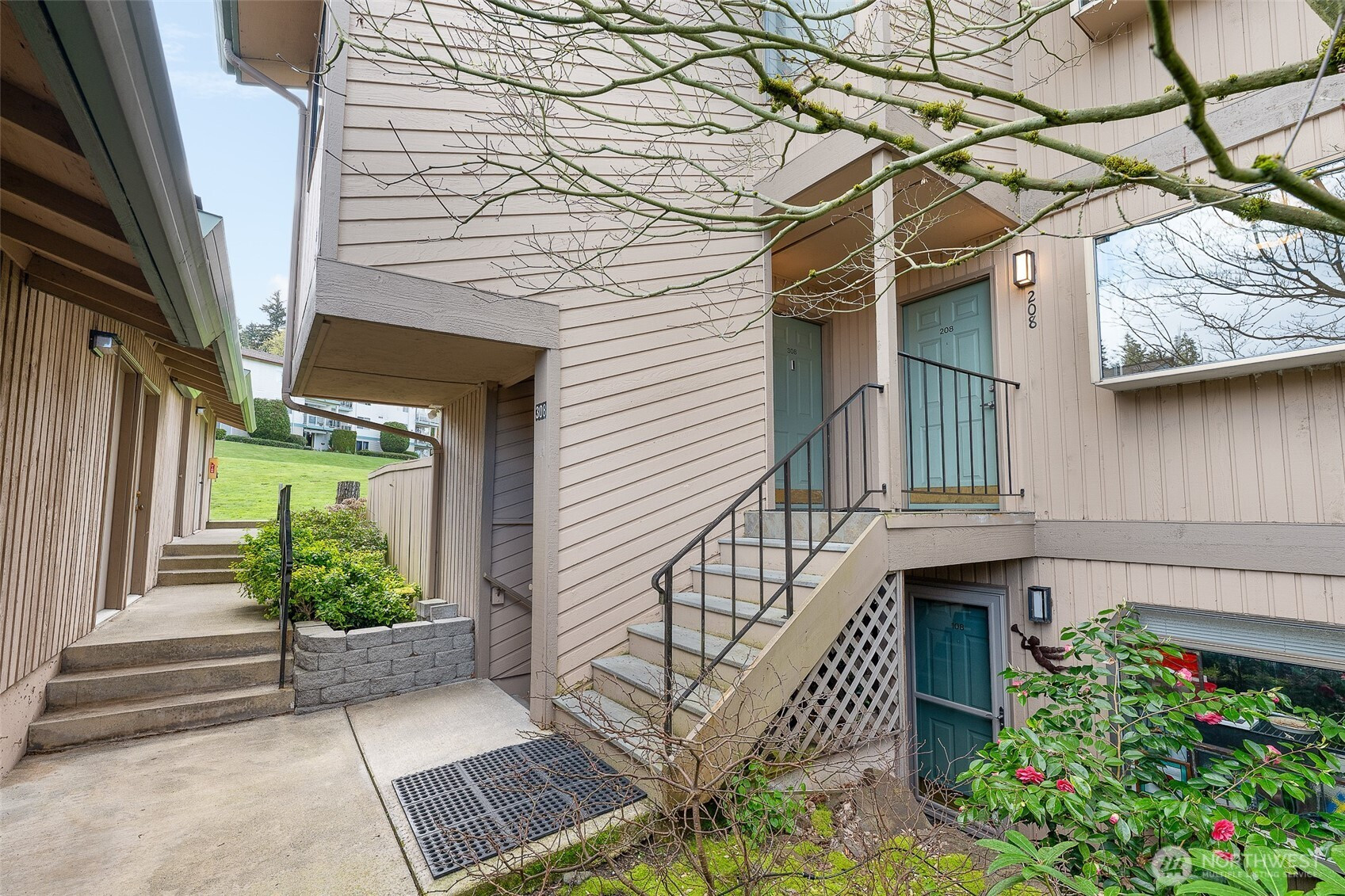 23003 Lakeview Drive, Mountlake Terrace, WA 98043