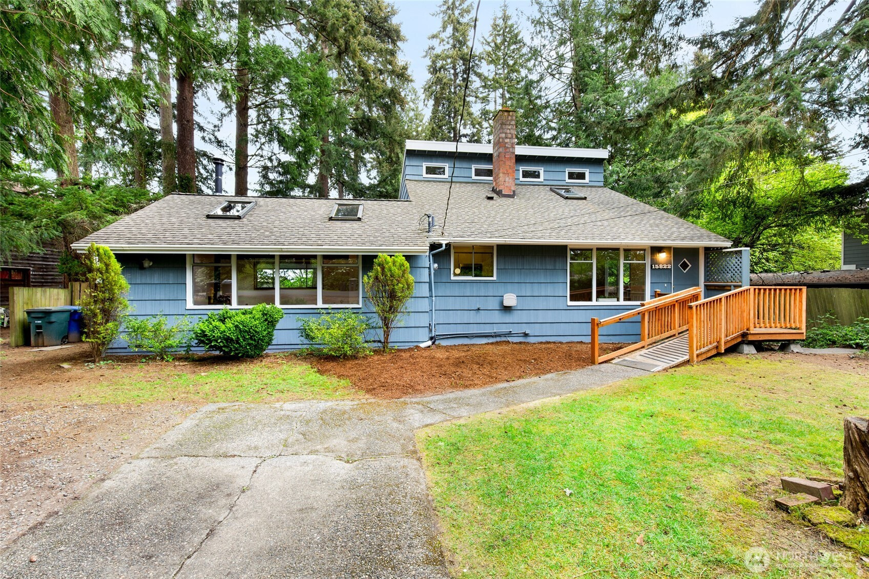 15822 34th Avenue NE, Lake Forest Park, WA 98155
