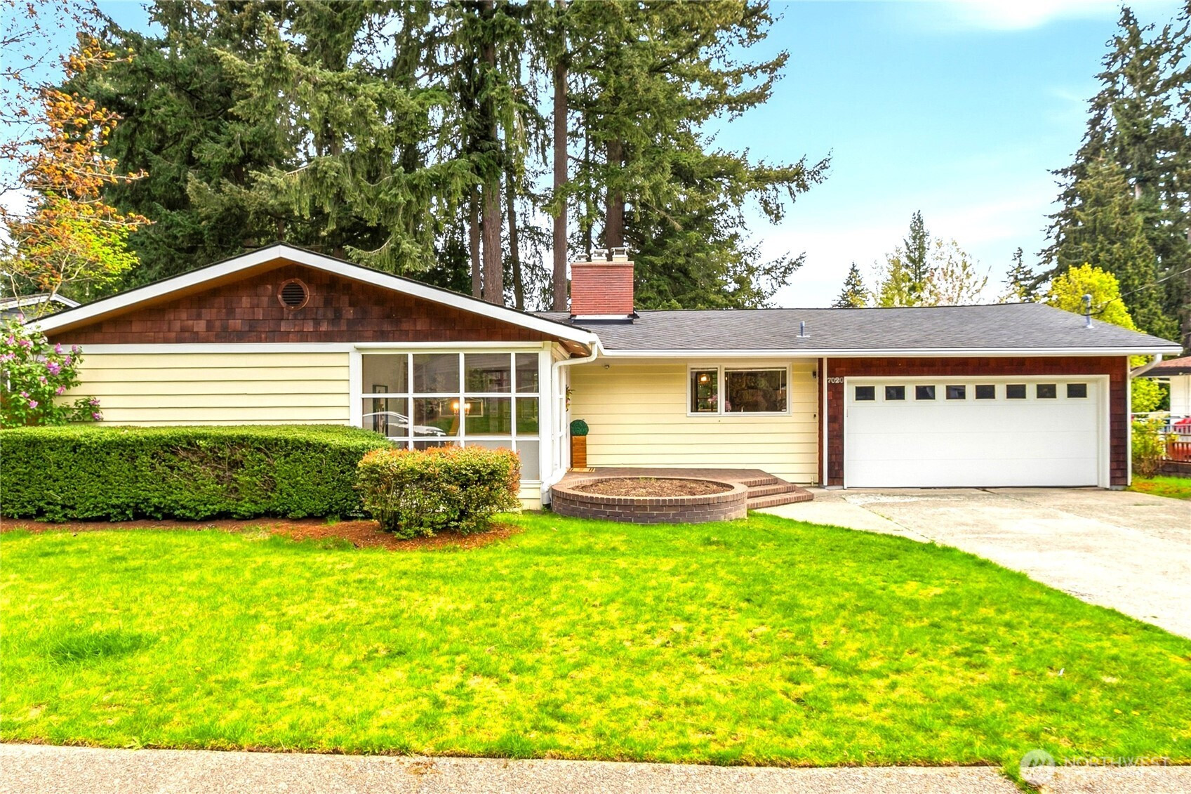 7020 137th Avenue NE, Redmond, WA 98052