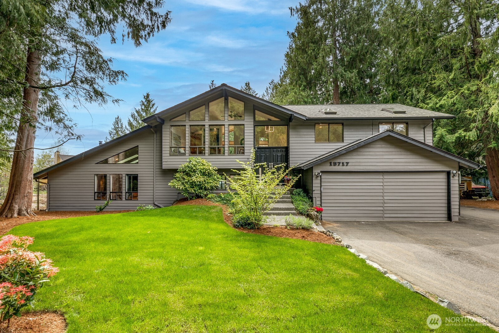 13717 46th Avenue W, Edmonds, WA 98026