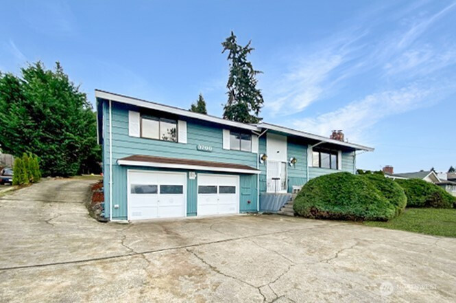 3700 Harbel Drive NE, Bremerton, WA 98310
