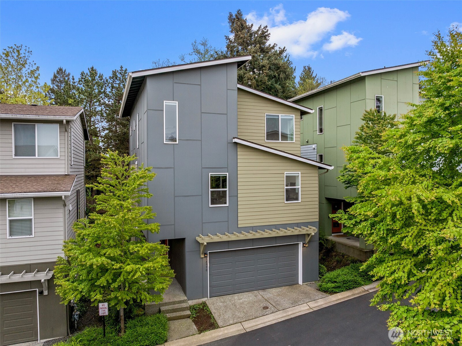 14590 36th Avenue NE, Lake Forest Park, WA 98155