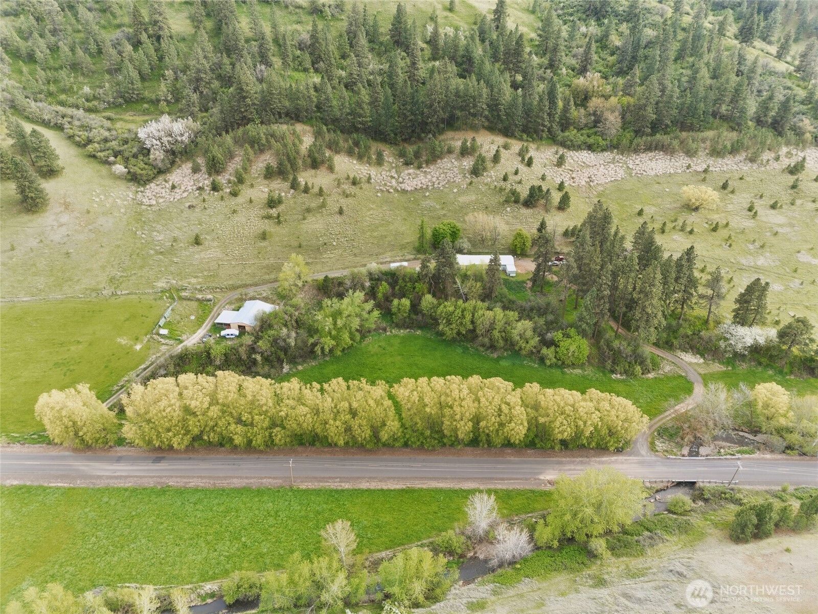 938 Patit Road, Dayton, WA 99328