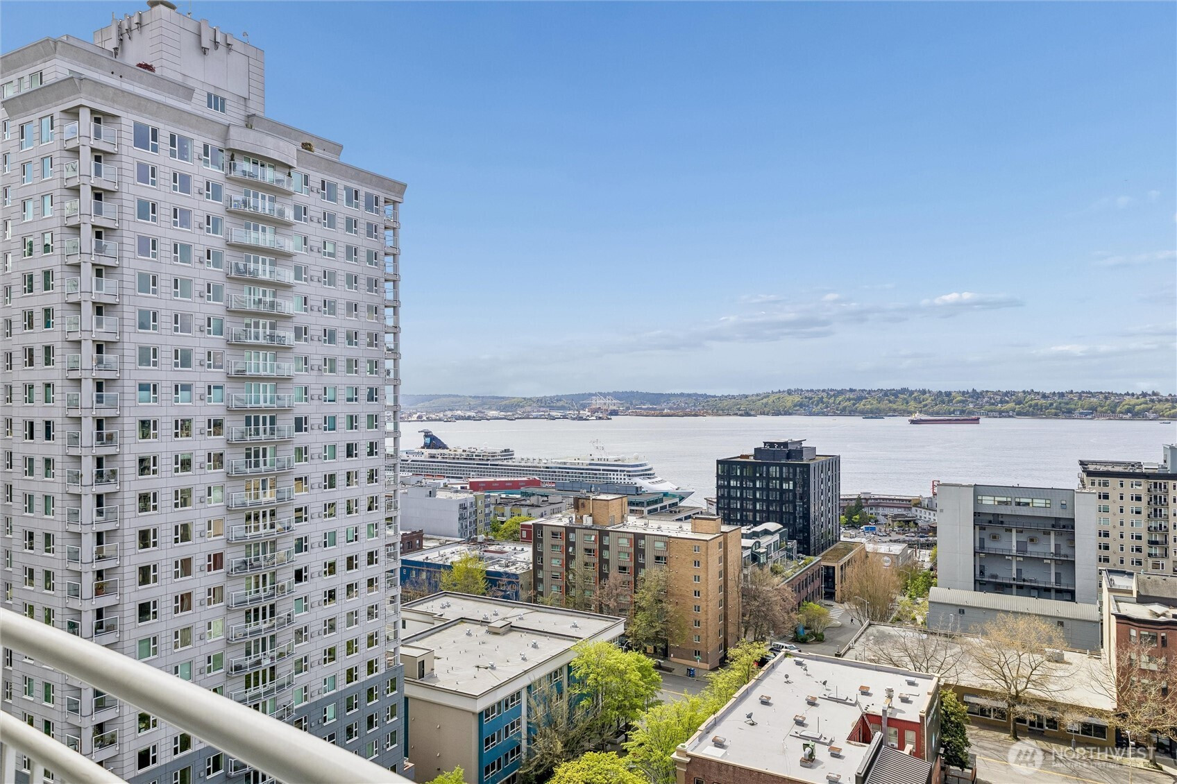 2600 2nd Avenue, Seattle, WA 98121