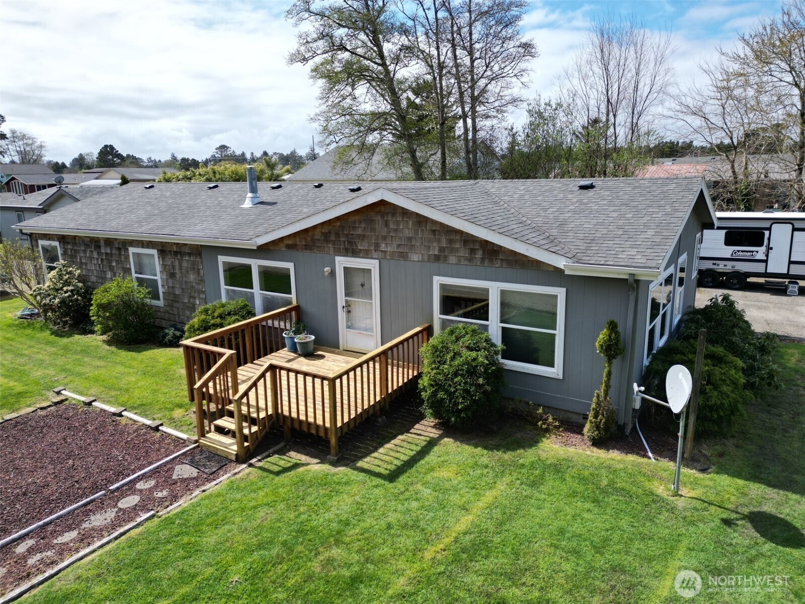 305 Godsey Ln, Long Beach, WA 98631