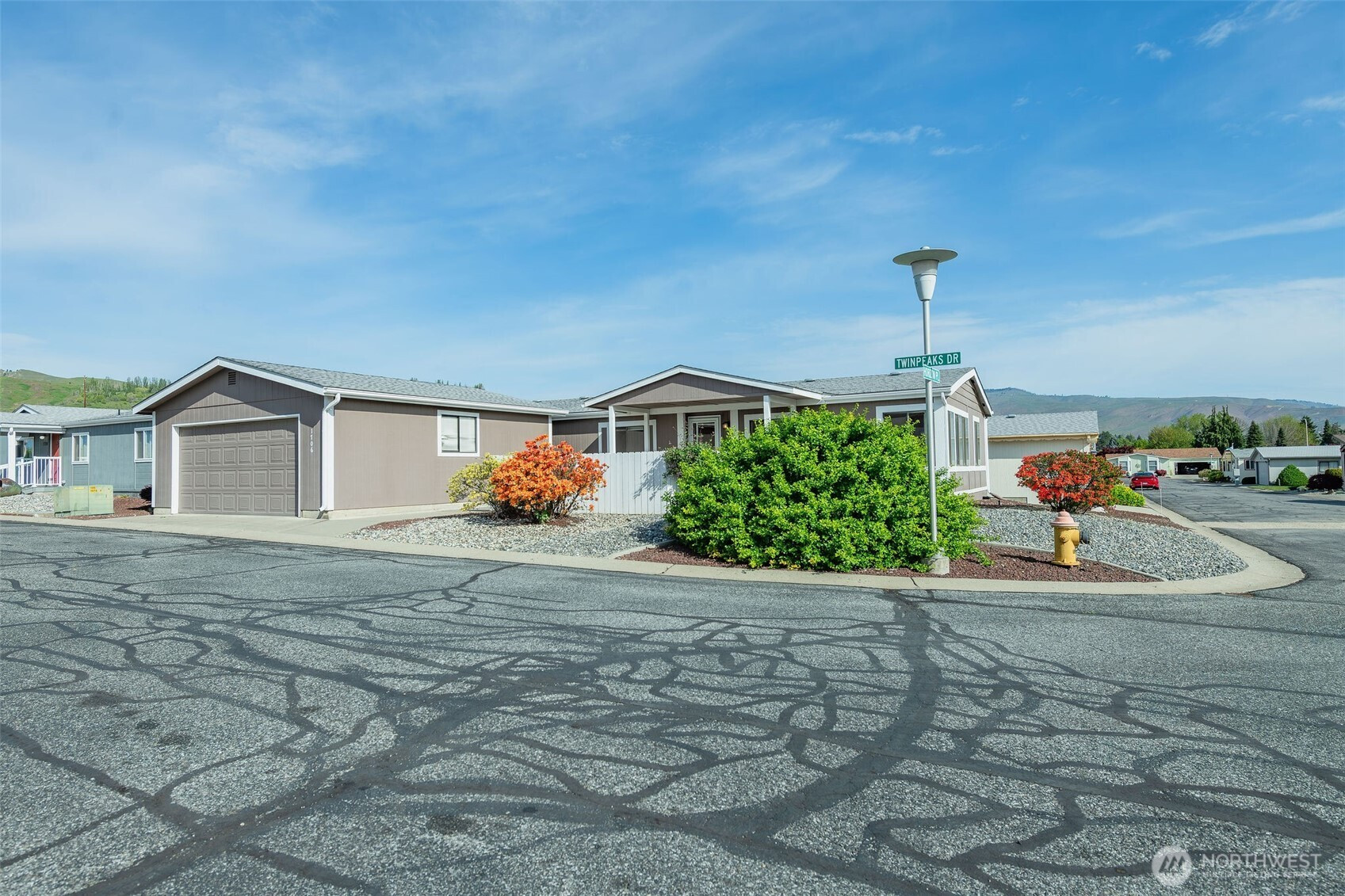 1706 Twin Peaks Drive, Wenatchee, WA 98801