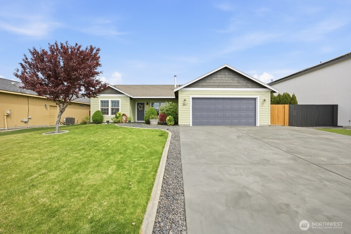 3807 Milagro Dr, Pasco, WA 99301
