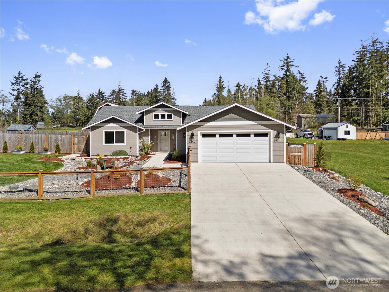 355 E Bon Air Drive, Coupeville, WA 98239