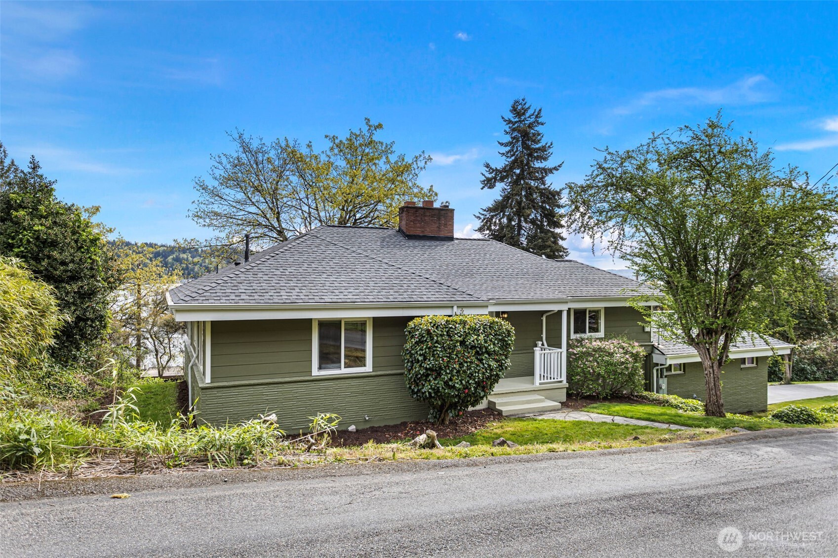 11210 Lakeside Avenue NE, Seattle, WA 98125