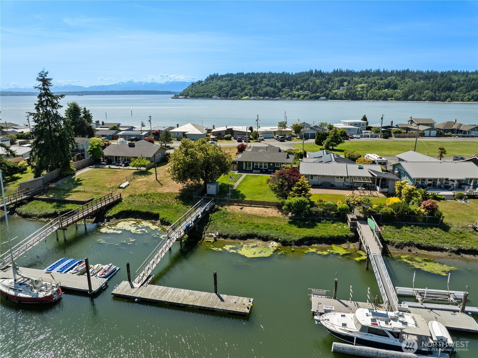 8145 Sandy Hook Terrace, Clinton, WA 98236