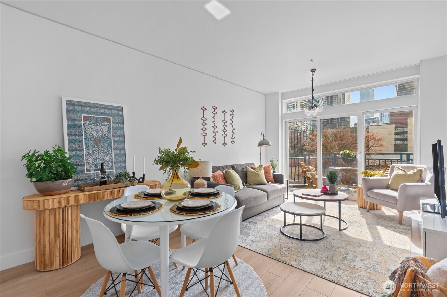 2415 2nd Avenue, Seattle, WA 98121