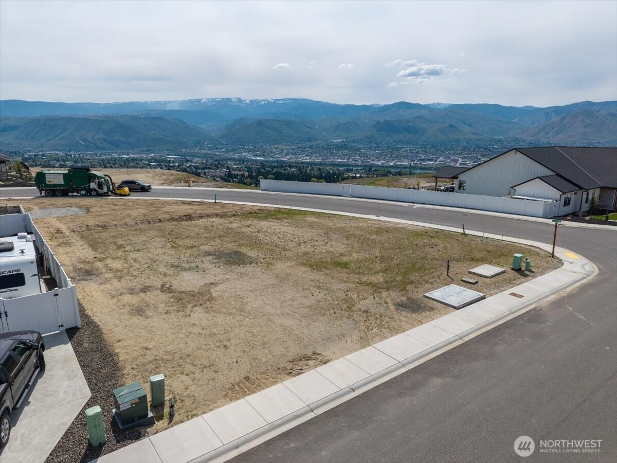 834 NE Tyler Place, East Wenatchee, WA 98802