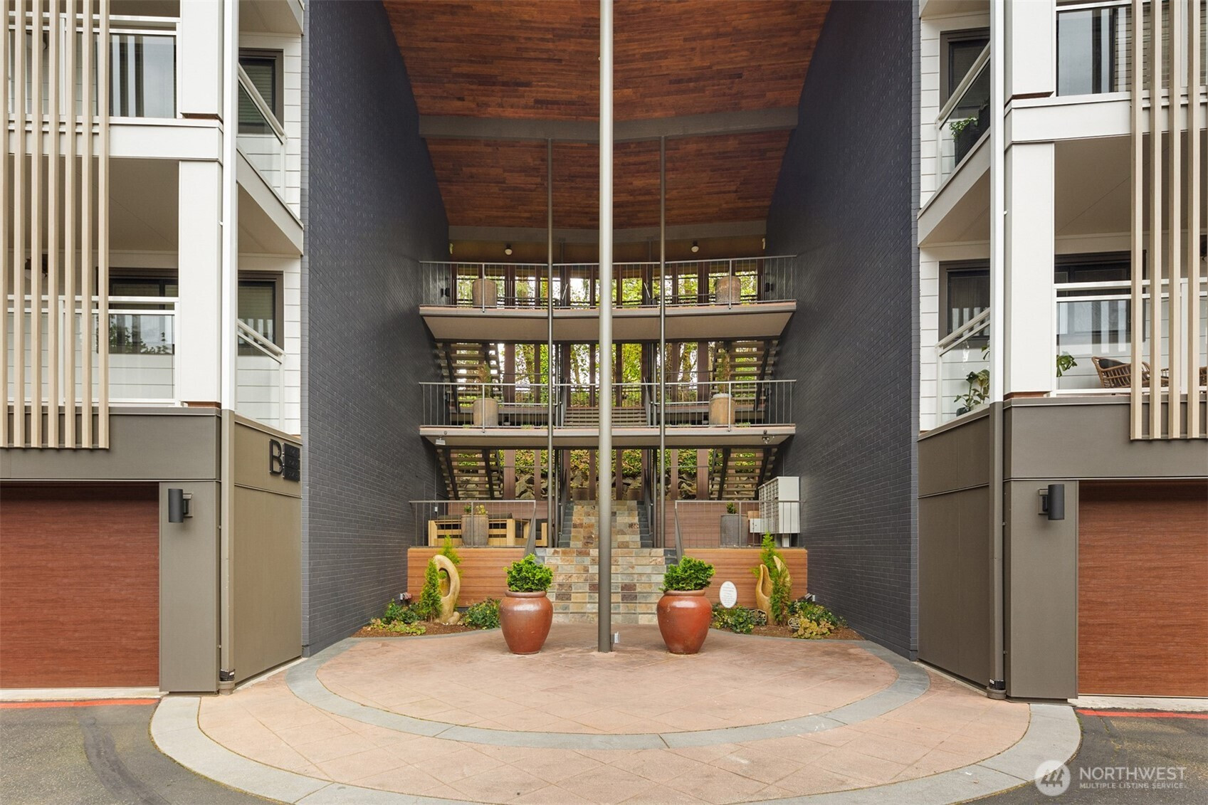 130 105th Avenue SE, Bellevue, WA 98004