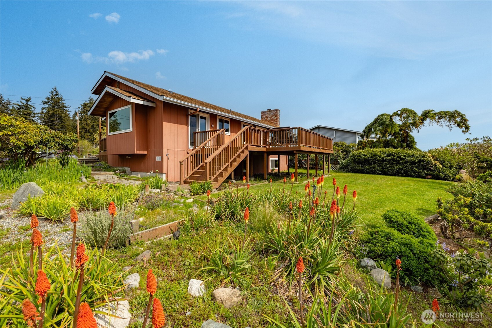 980 Moonraker Drive, Freeland, WA 98249