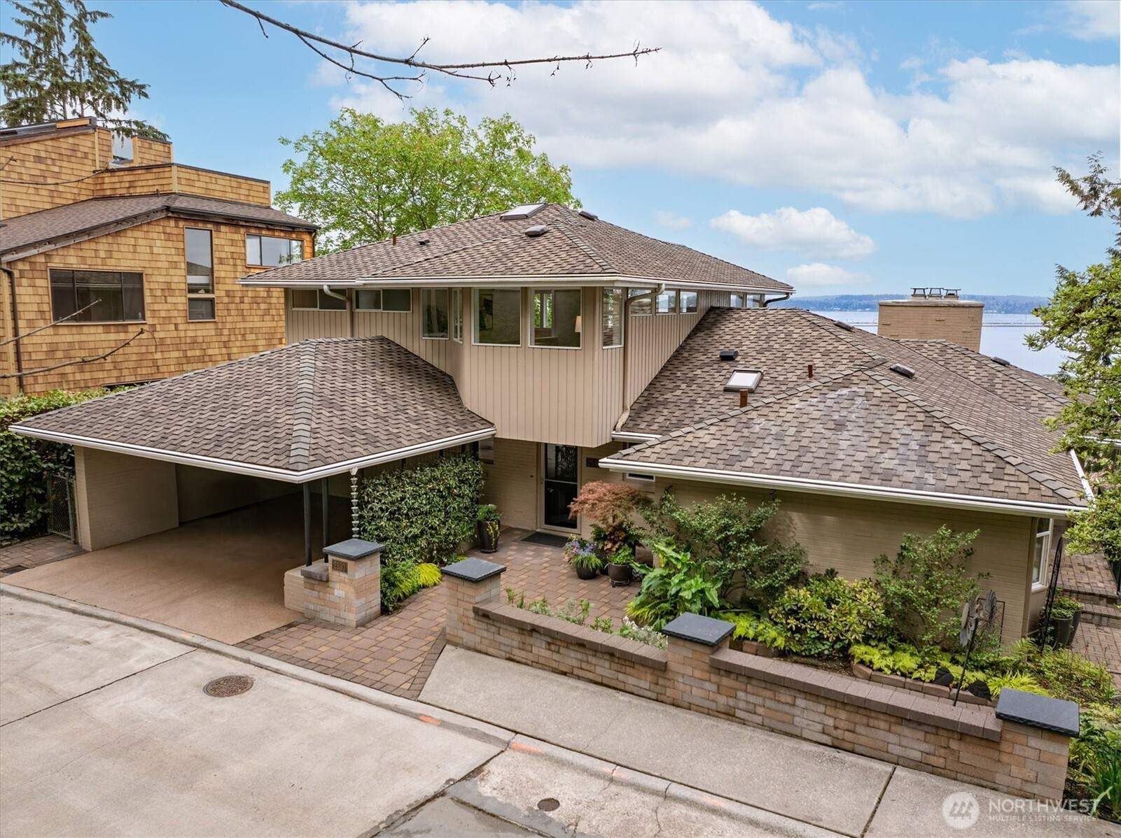 2530 Mount Claire Drive S, Seattle, WA 98144