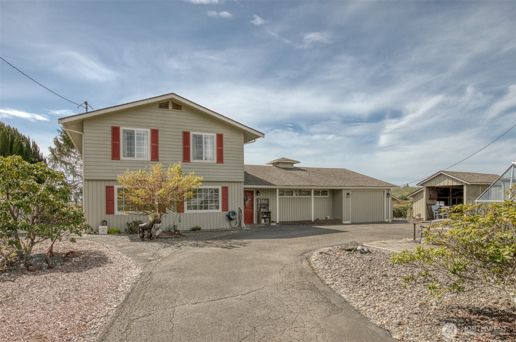 91 Hogan Road, Hoquiam, WA 98550