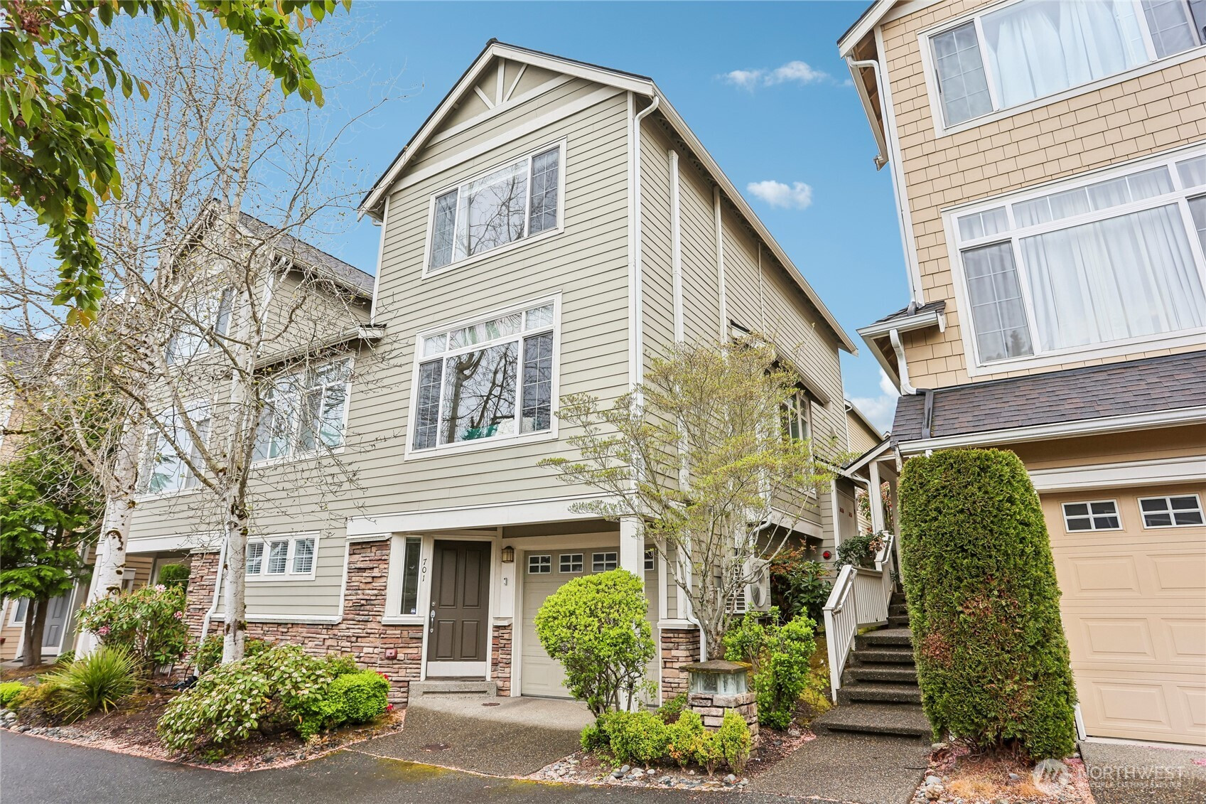 11875 SE 4th Place, Bellevue, WA 98005