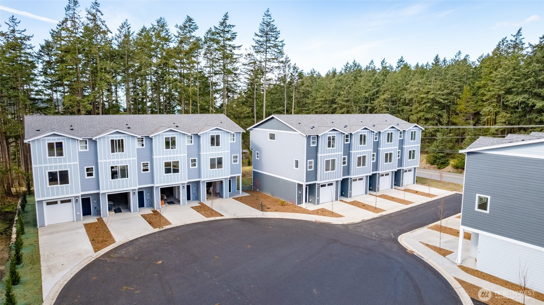 945 NW Heller Street, Oak Harbor, WA 98277