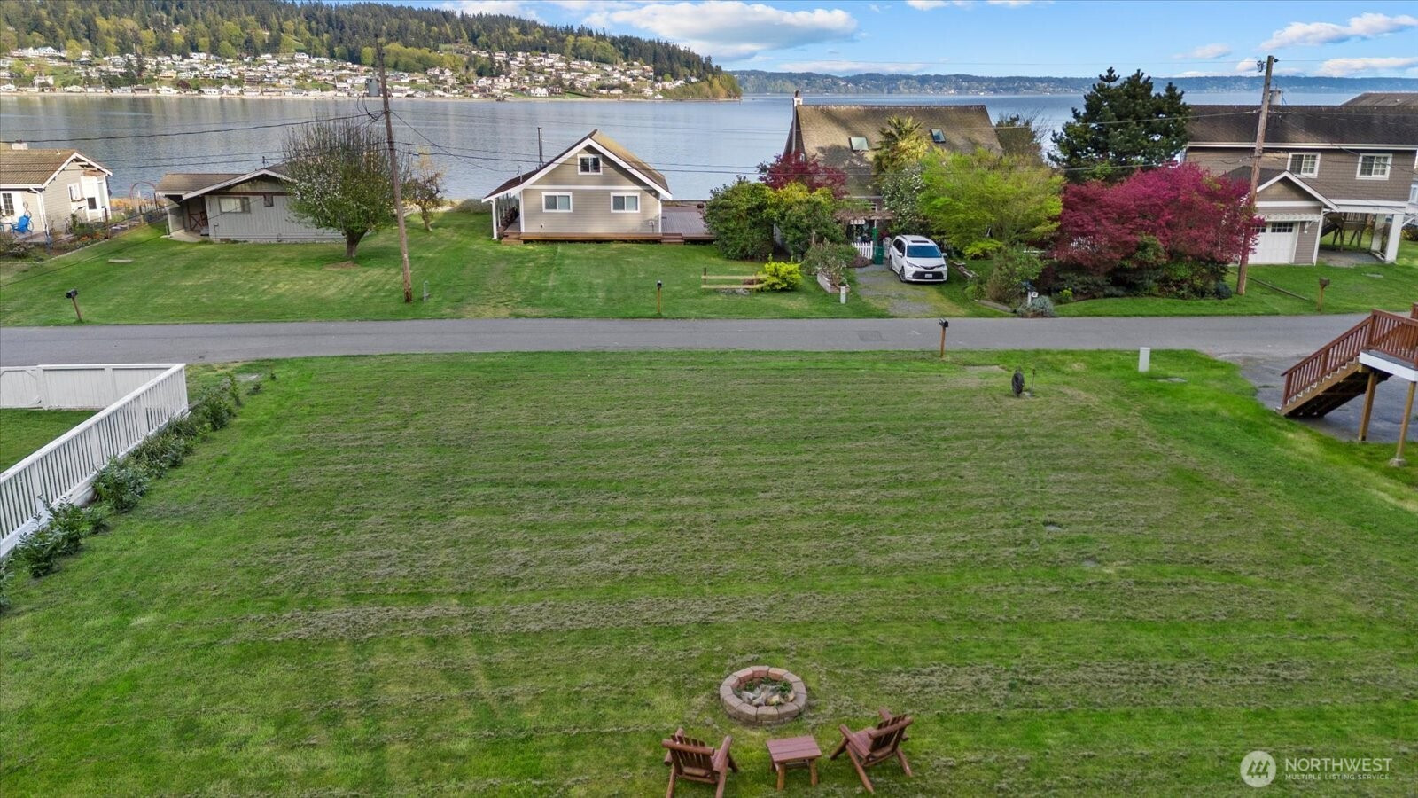3697 Driftwood Drive, Clinton, WA 98236