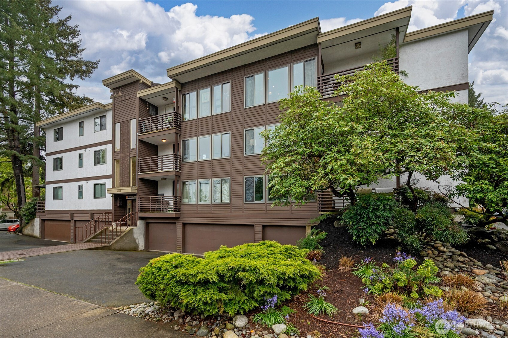 3505 W Government Way, Seattle, WA 98199